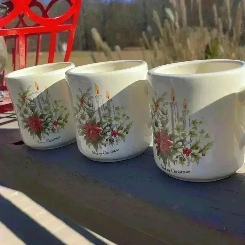Vintage USA set of six Christmas coffee mugs. - Picture 3 of 6